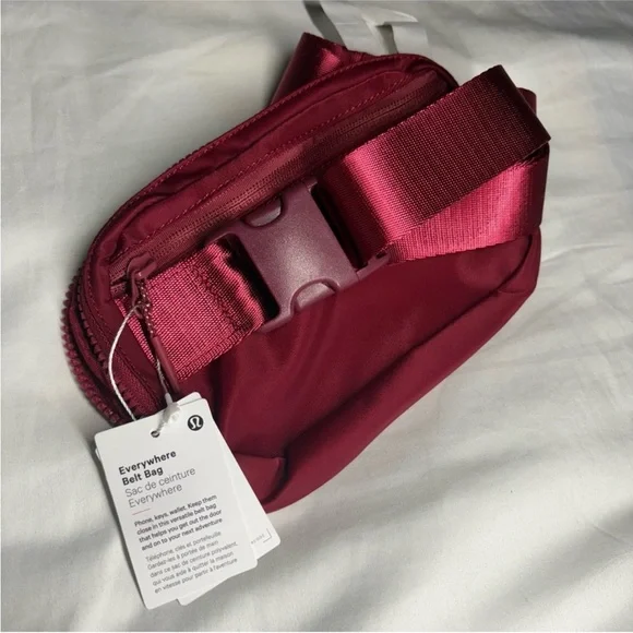 Lululemon “Wine Red” Cossbody Waist Belt Bag. Adjustable 1L - Picture 3 of 4